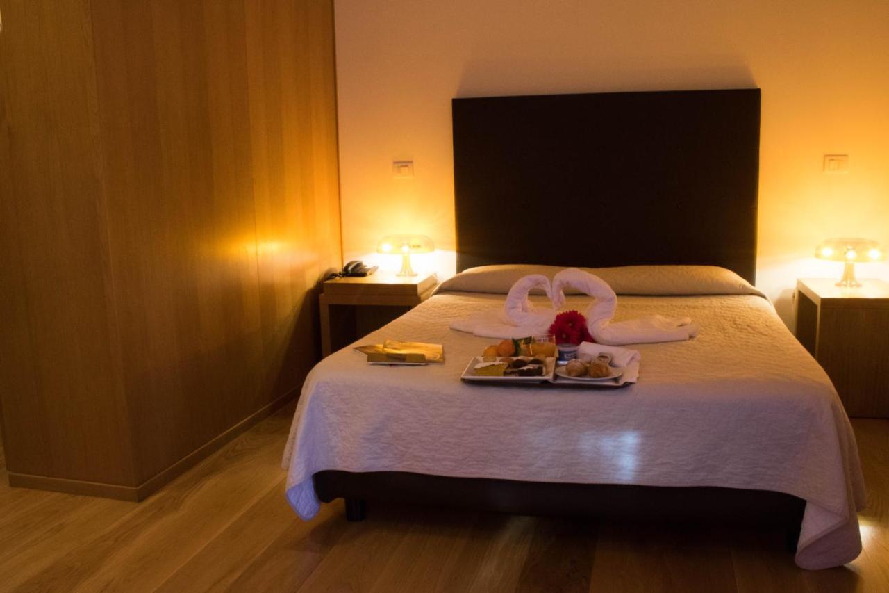 Le Querce Hotel Salsomaggiore Terme Esterno foto
